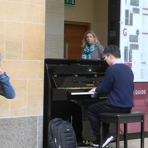 脱女学小内内摸出水APP下载网站
